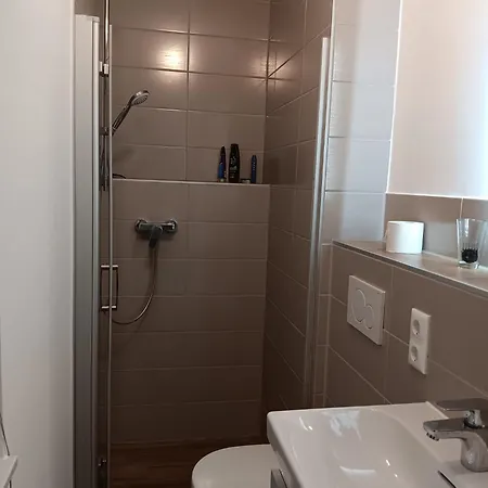 לינה וארוחת בוקר Mit Gemeinschaftsbad In *